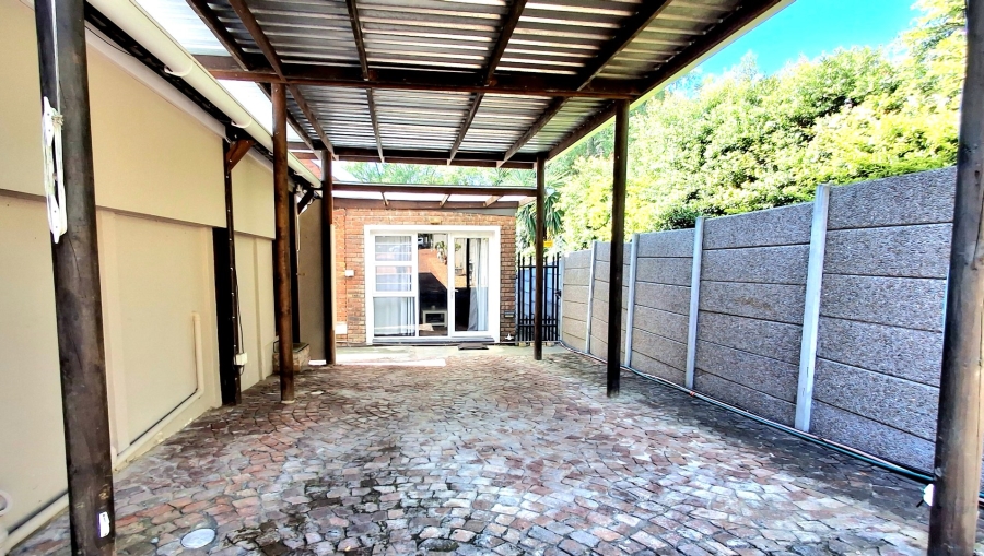 7 Bedroom Property for Sale in Heather Park Western Cape